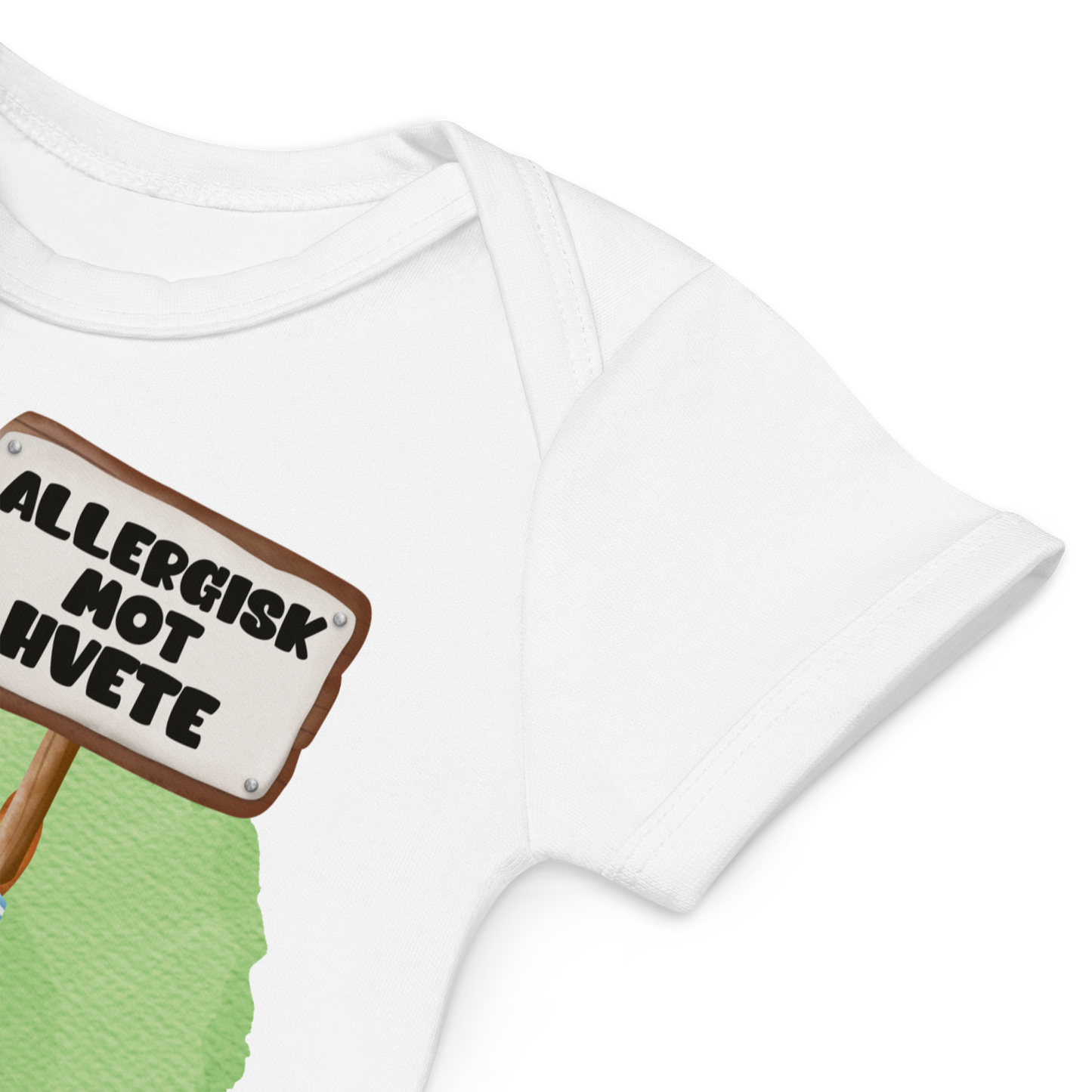 Babybody som ligger flatt, der bildet fokuserer på å vise at skuldrene er omslagslagte. Foto.