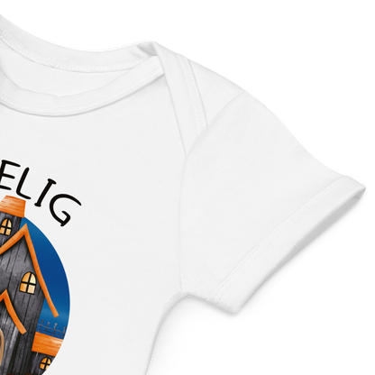 Babybody som ligger flatt, der bildet fokuserer på å vise at skuldrene er omslagslagte. Foto.