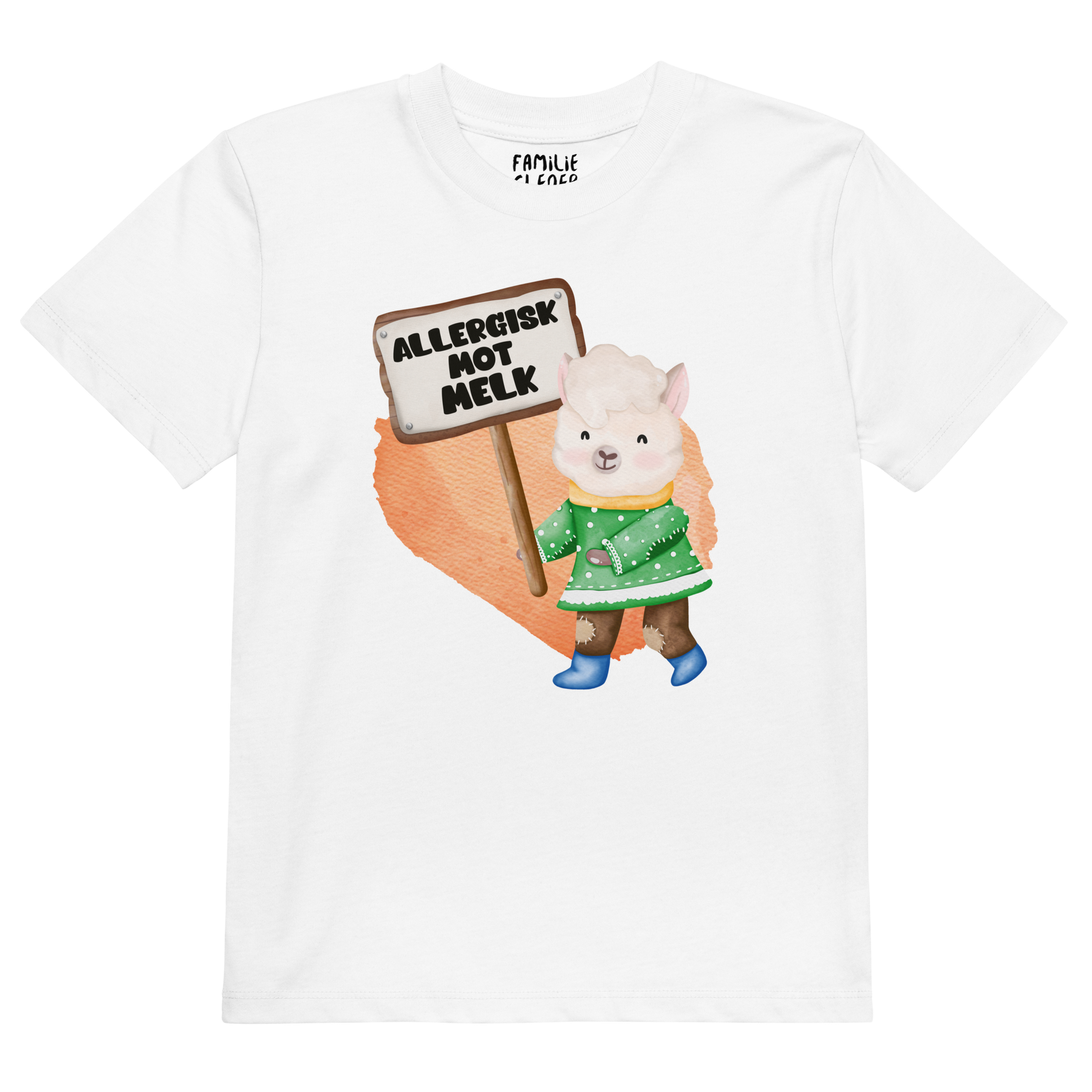 Hvit t-skjorte som ligger flatt, med en glad lama som holder oppe et skilt med teksten "Allergisk mot melk". Foto.